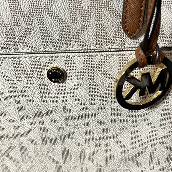 Michael Kors Women’s Handbag NWT - Picture 2 of 3